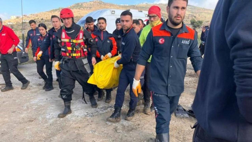 Foça'da Selde Kaybolan Bülent Kaptanoğlu'nun Son Anları Ortaya Çıktı! Aracı Saniyeler İçinde Suya Gömüldü - Resim : 1