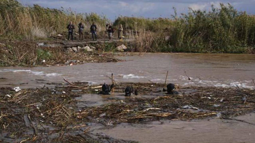 Foça'da Selde Kaybolan Bülent Kaptanoğlu'nun Son Anları Ortaya Çıktı! Aracı Saniyeler İçinde Suya Gömüldü - Resim : 2