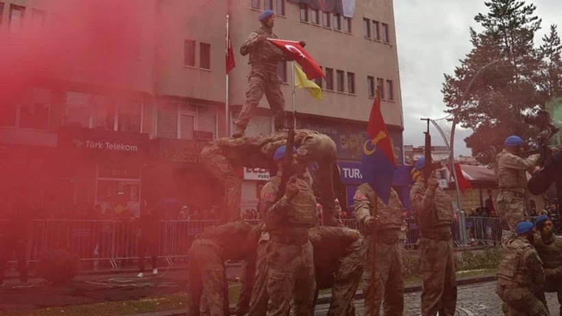 Cumhuriyet 102 Yaşında: Bayraklarla, Marşlarla, Coşkuyla… Türkiye’nin Dört Bir Yanında Coşkulu Kutlama - Resim : 4