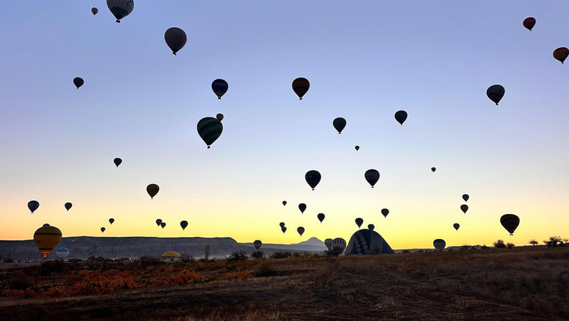 Peribacaları Sonbahar Renklerine Büründü: Kapadokya’da Kartpostallık Manzaralar - Resim : 1