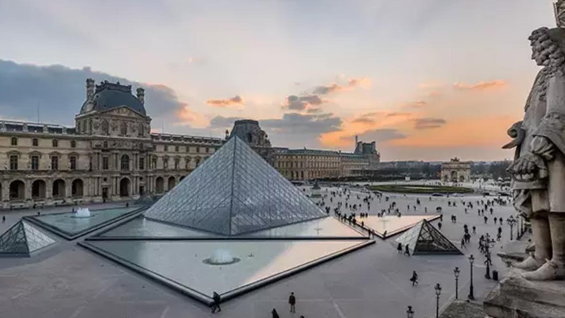 Paris Yine Şaşkın! Louvre’dan Sonra Swarovski Soygunu - Resim : 2