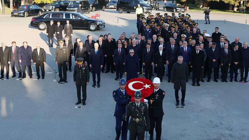 Atatürk'ün Vefatının 87. Yılı: Cumhurbaşkanı Erdoğan ve Devlet Erkanı Ata'nın Huzurunda - Resim : 1