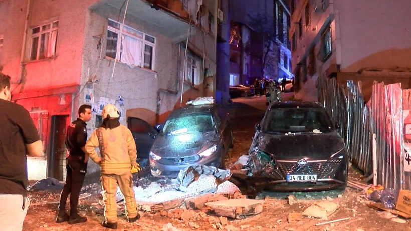 Kağıthane’de 6 Katlı Binada Patlama! Beton Parçaları Sokağa Savruldu - Resim : 5