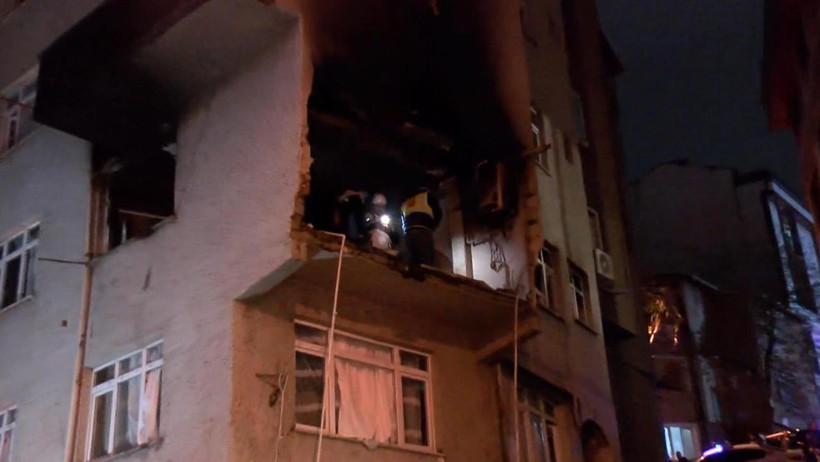 Kağıthane’de 6 Katlı Binada Patlama! Beton Parçaları Sokağa Savruldu - Resim : 3