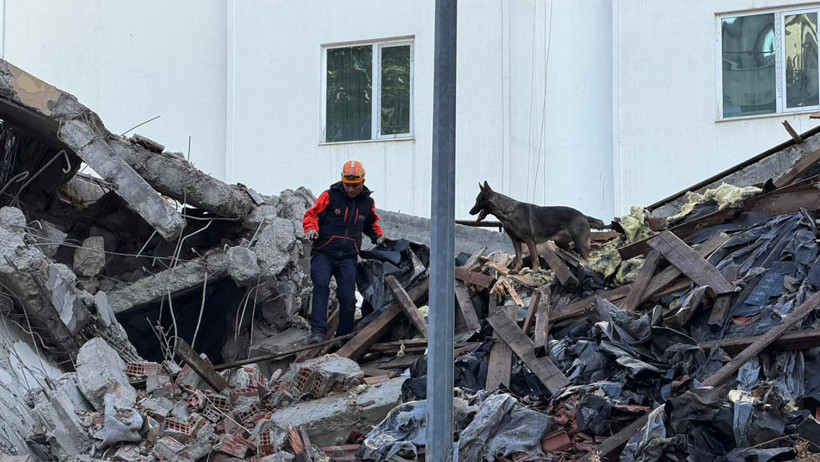 Ankara'da Panik Anlar! 4 Katlı Bina Çöktü - Resim : 1