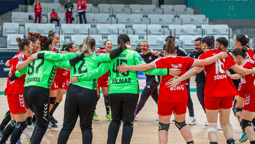 Milli Kadın Hentbol Takımı Finalde! Özbekistan’a Farklı Galibiyet - Resim : 1