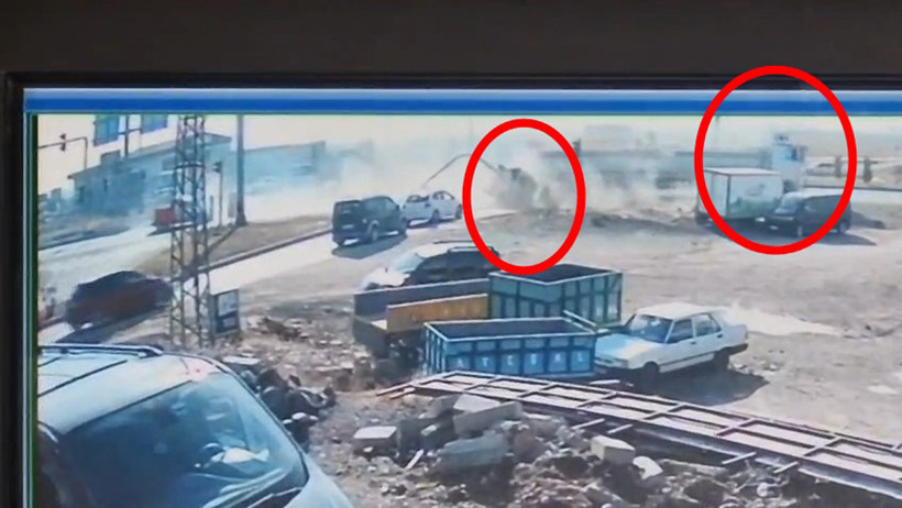 Kavşakta Katliam Gibi Kaza! İki Aracı Metrelerce Sürükledi, 4 Kişi Öldü - Resim : 2