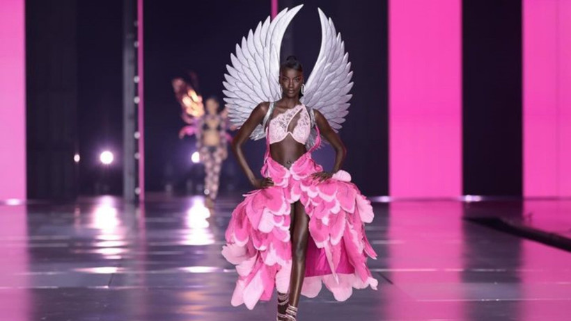 Mültecilikten Moda İkonuna... 'Yılın Modeli' Seçildi - Resim : 1