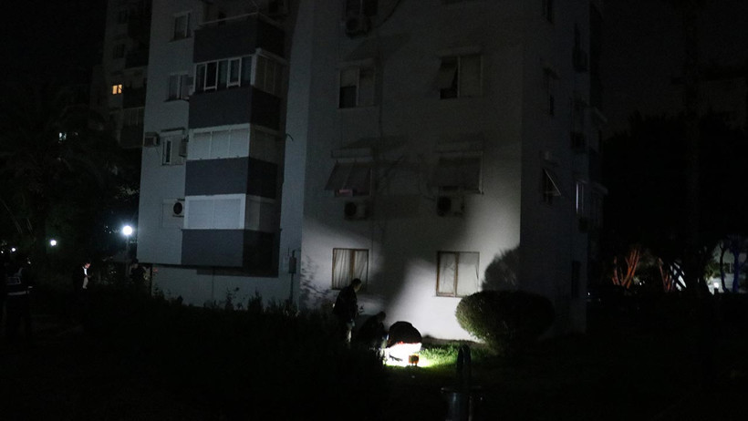 Antalya’da Feci Olay: Televizyon İzlerken Eşi 8. Kattan Düştü, Haberi Polislerden Aldı - Resim : 2
