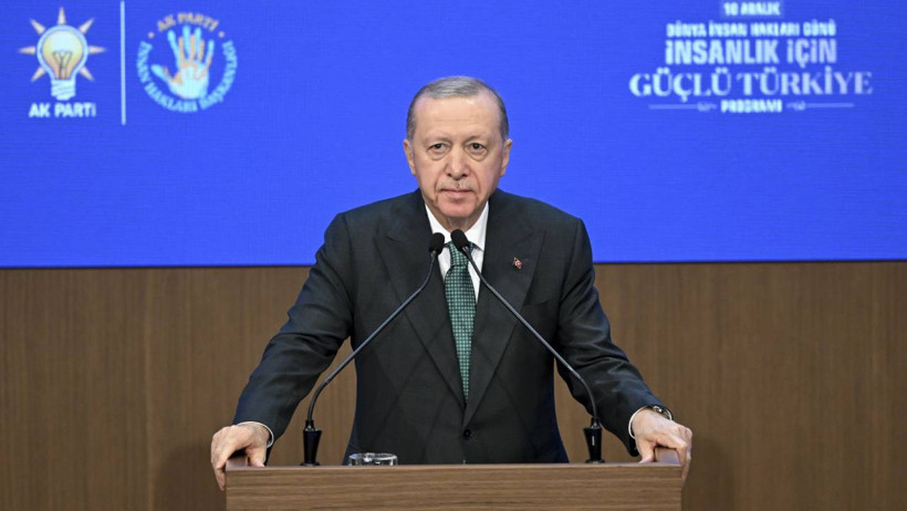 Cumhurbaşkanı Erdoğan'dan Özgür Özel'e Tepki: 'Her Köşeye Sıkıştığında Saçmalıyor' - Resim : 3