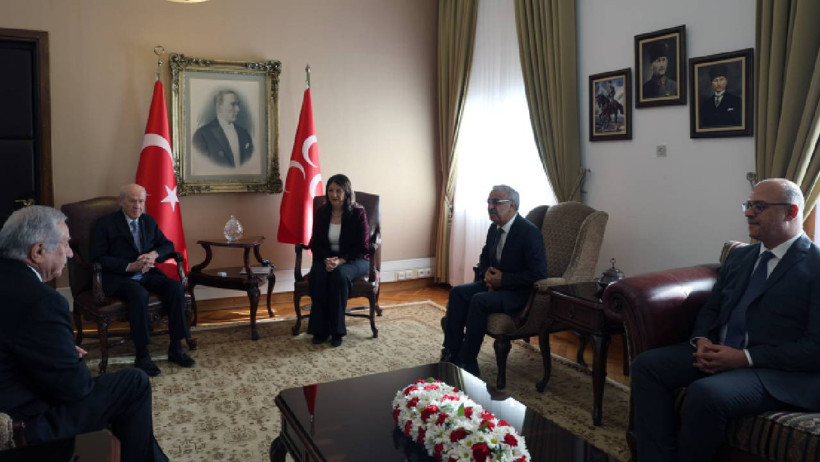 Bahçeli, DEM Parti Heyeti İle Bir Araya Geldi! 'Süreçte İkinci Aşamaya Geçildi, Yasal Zemin Gerekli' - Resim : 1