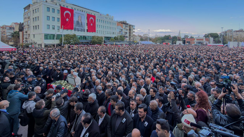 Gülşah Durbay’a Son Veda! Özel ‘Altı Ayda Bir Tabut Bayraklıyoruz’ Diyerek Gözyaşlarına Boğuldu - Resim : 6