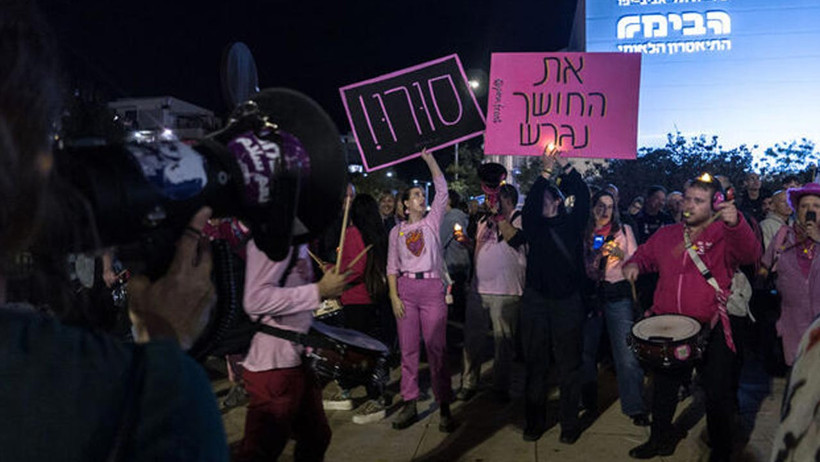 Tel Aviv’de Netanyahu’ya Tepki, Halk Sokağa Döküldü: ‘Bu Hükümet İsrail Tarihinin En Kötüsü’ - Resim : 4