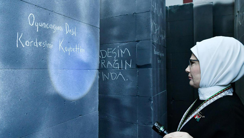 Emine Erdoğan'dan 'Kalanlar' Sergisi'nde Çarpıcı Mesaj: 'Küllerinden Doğacak Bir Gazze'ye İnanıyoruz' - Resim : 1