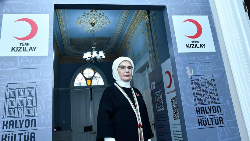 Emine Erdoğan'dan 'Kalanlar' Sergisi'nde Çarpıcı Mesaj: 'Küllerinden Doğacak Bir Gazze'ye İnanıyoruz' - Resim : 2