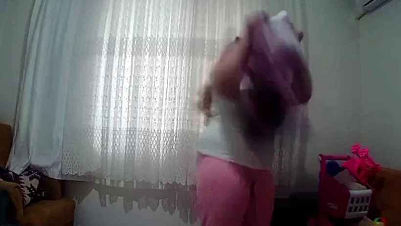 Baba Eve Gizli Kamera Koydu, Gerçek Ortaya Çıktı! 1 Yaşındaki Bebeğe Anne Şiddeti Kamerada - Resim : 3