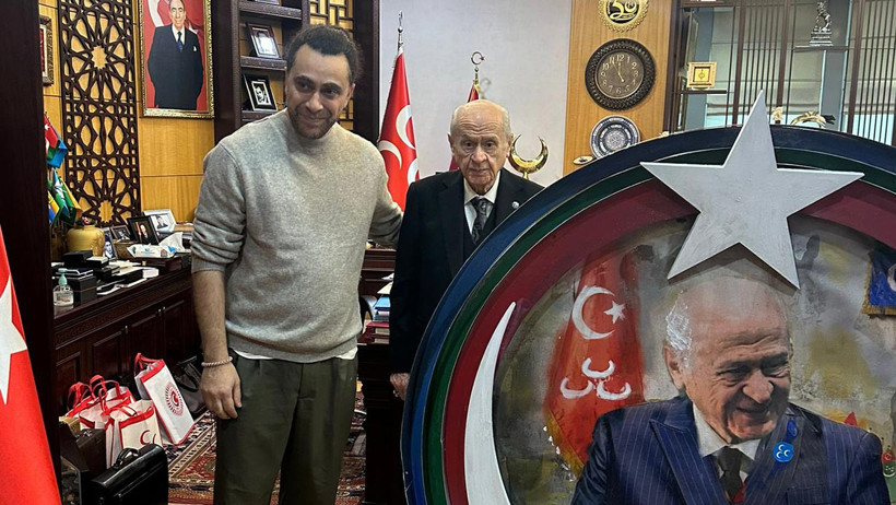 Devlet Bahçeli'ye Dikkat Çeken Hediye - Resim : 1