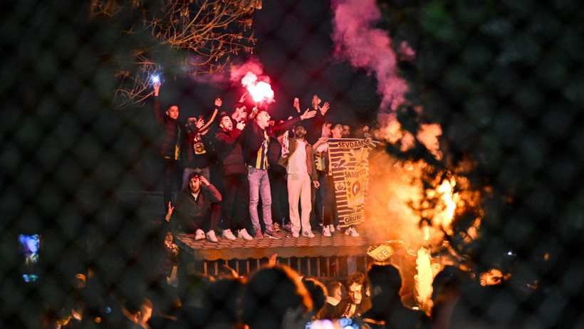 Ve Kante İstanbul'da... Binlerce Fenerbahçeli, Yeni Yıldızını Karşıladı - Resim : 3