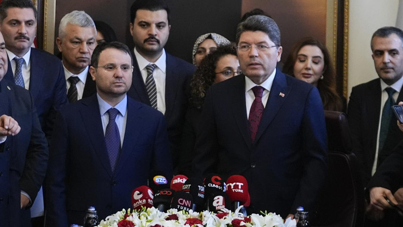 Adalet Bakanlığı'nda Devir Teslim: Akın Gürlek Görevi Yılmaz Tunç'tan Devraldı - Resim : 1