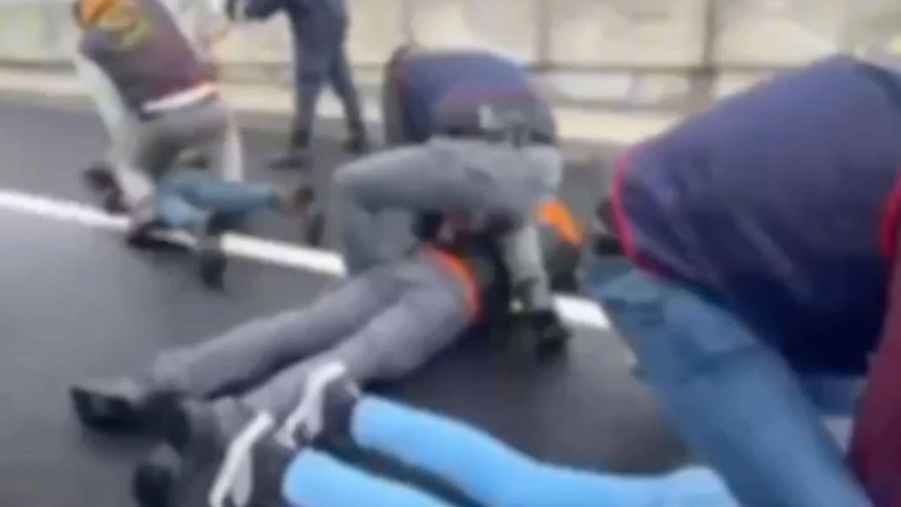 Silah Zoruyla Eve Girdiler, Yüz Tanıma ile Para Çaldılar! Jandarma Film Gibi Operasyonla Yakaladı - Resim : 3