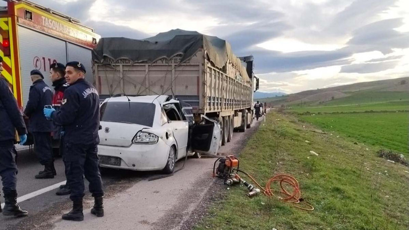 Cenaze Yolunda Dehşete Düşüren Kaza! Kağıt Gibi Ezildi, 2 Kişi Öldü - Resim : 2