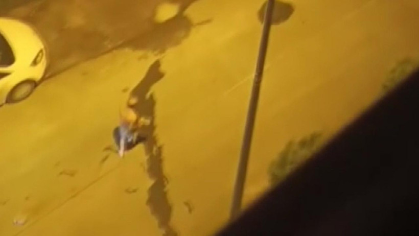 Başakşehir’de Dehşet Anları: Evini Yaktı, İtfaiye Aracına Engel Oldu - Resim : 1