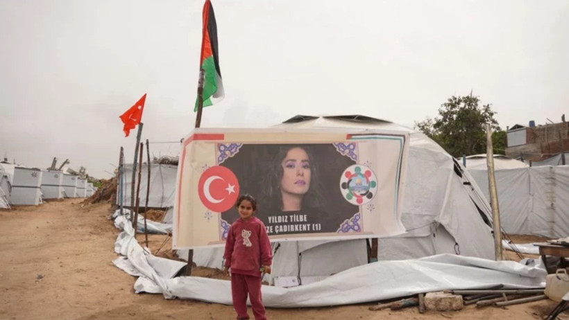 Yıldız Tilbe'den Alkışlık Hareket... Gazze'de Yaşam Alanı Kurdu - Resim : 3