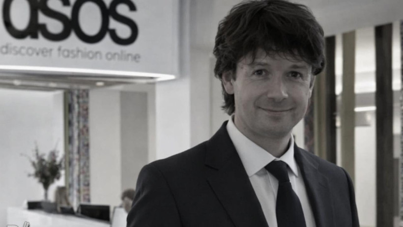 Ünlü Milyarder 17'nci Kattan Düşerek Öldü - Resim : 2