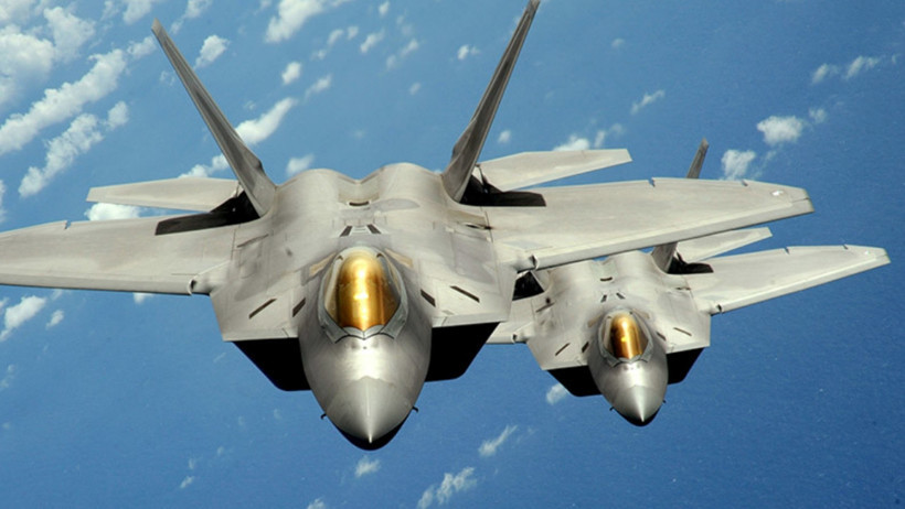 Müzakere Gölgesinde Askeri Hazırlık: ABD F-22’leri İsrail’de - Resim : 1