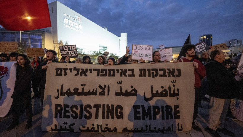 İsrail'e 'İçeriden' Tepki: Tel Aviv'de İran Saldırısı Protestosu - Resim : 1