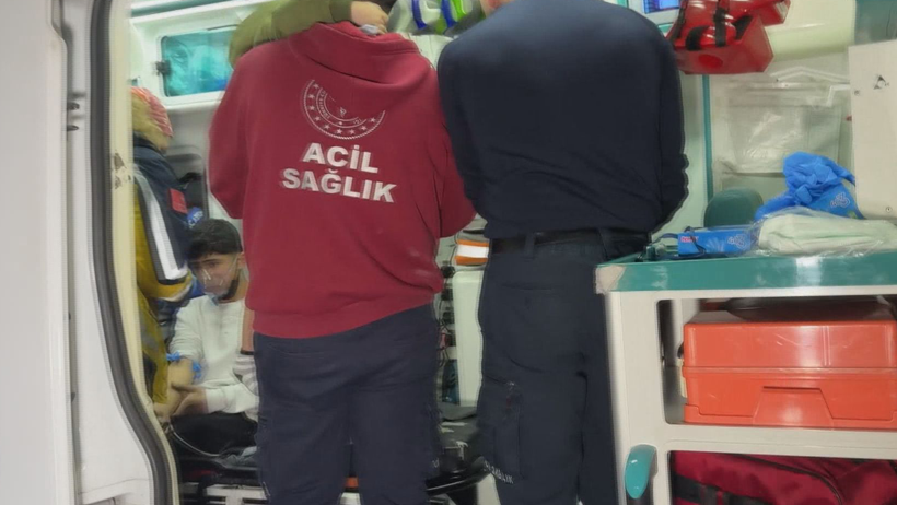 Avcılar’da Facianın Eşiğinden Dönüldü: Bina Alevlere Teslim Oldu, 20 Kişi Son Anda Kurtarıldı - Resim : 2