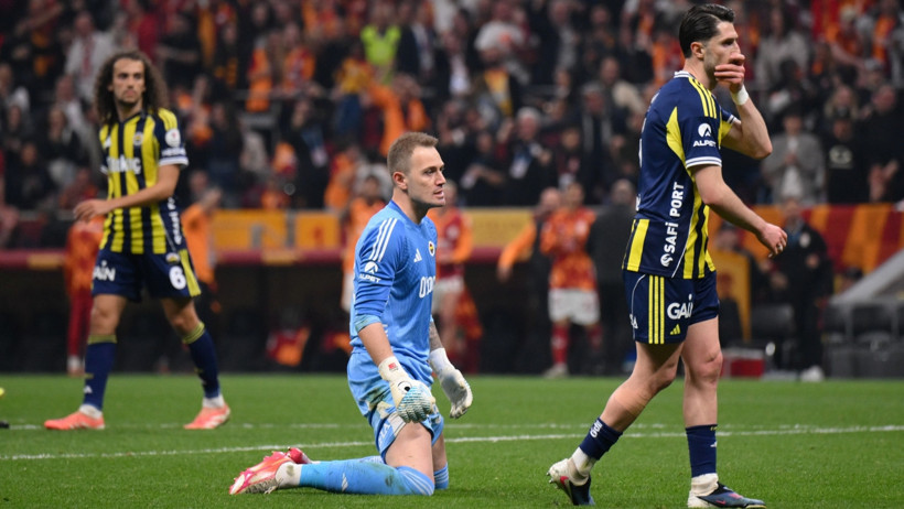 Dev Derbide 3 Puan Galatasaray'ın: 10 Kişi Kalan Fenerbahçe Dağıldı - Resim : 3