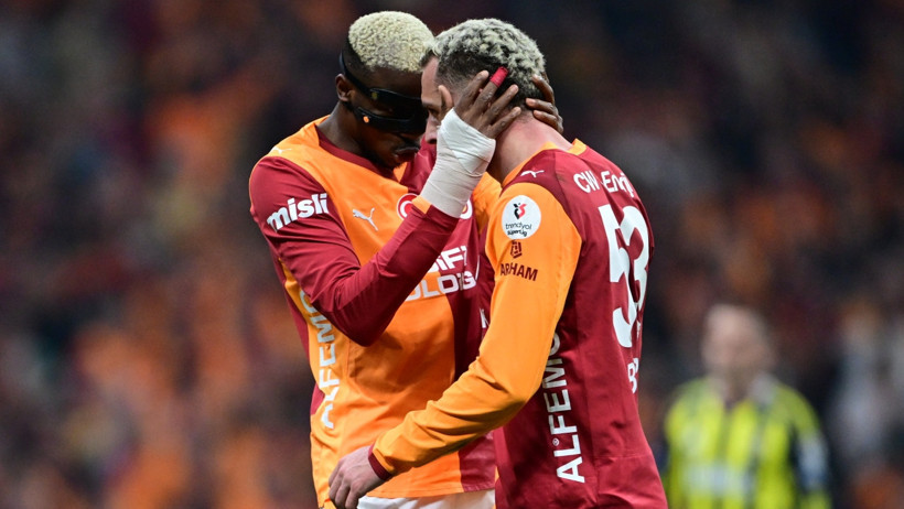 Dev Derbide 3 Puan Galatasaray'ın: 10 Kişi Kalan Fenerbahçe Dağıldı - Resim : 1