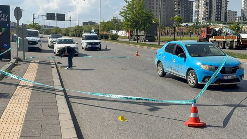 Gaziantep’te Korku Dolu Anlar! Taksiciyi Rehin Alıp Polise Ateş Açtı - Resim : 1