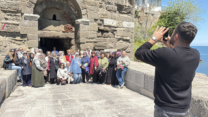 Nüfusunun 27 Katı Misafir! Amasra'da Bayram Tatilinde Rekor Yoğunluk - Resim : 4