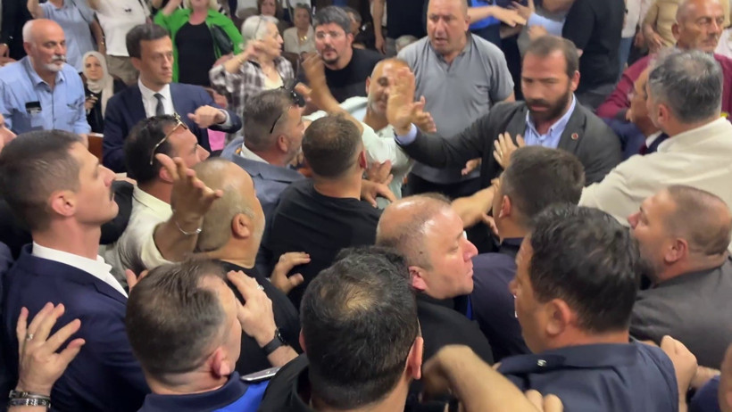 CHP'li Belediye AK Parti'ye Geçti! Seçim Sonrası Tansiyon Yükseldi - Resim : 1