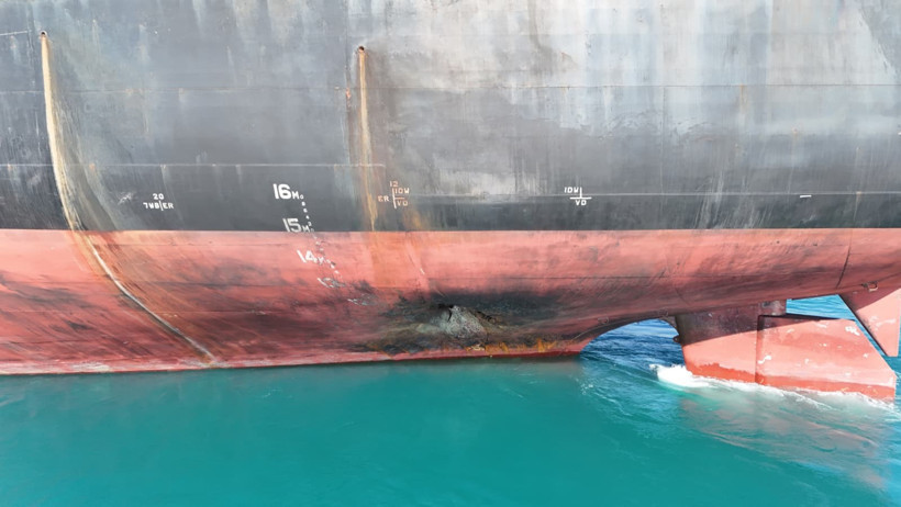 Rusya'da Saldırıya Uğrayan Tanker Yoğun Güvenlik Eşliğinde İstanbul Boğazı'ndan Geçti - Resim : 1