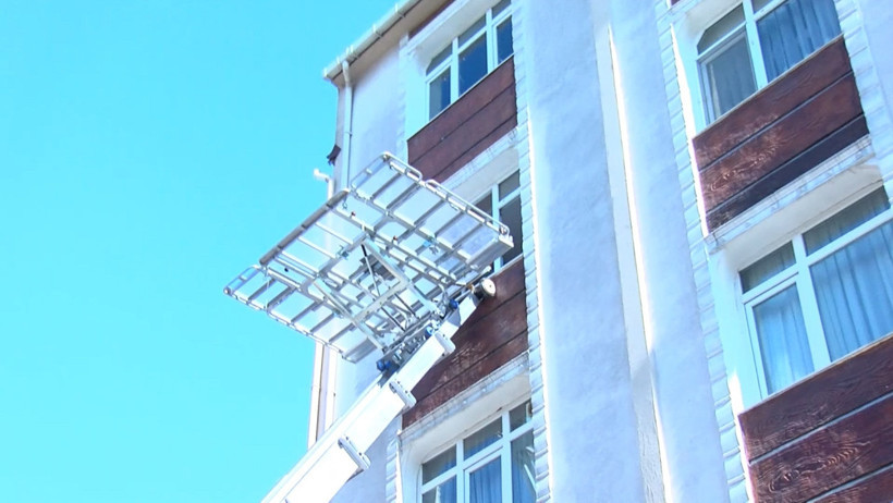 Güngören’de Yıkım Paniği: Apartman Çöktü, Çevredeki İki Bina Boşaltıldı - Resim : 2