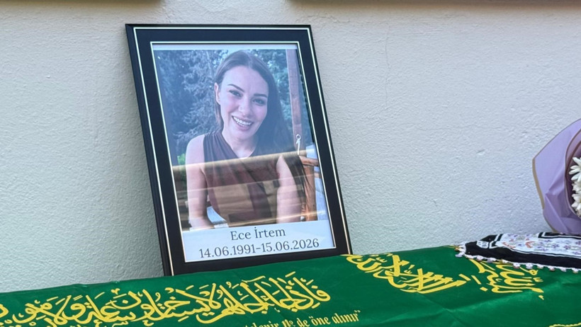 Kızılcık Şerbeti'nin Işıl'ı Ece İrtem'e Acı Veda: Gözyaşlarıyla Son Yolculuğuna Uğurlandı - Resim : 1