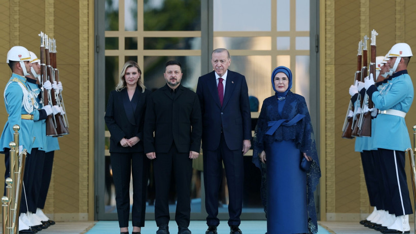 K&uuml;lliye'de NATO Resepsiyonu: D&uuml;nya Liderleri Bir Araya Geldi - Resim : 2