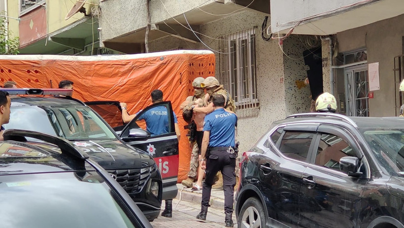 İstanbul'da Rehine Kabusu: Ailesini Bıçakla Esir Aldı! Özel Harekat Ekipleri Kurtardı - Resim : 1