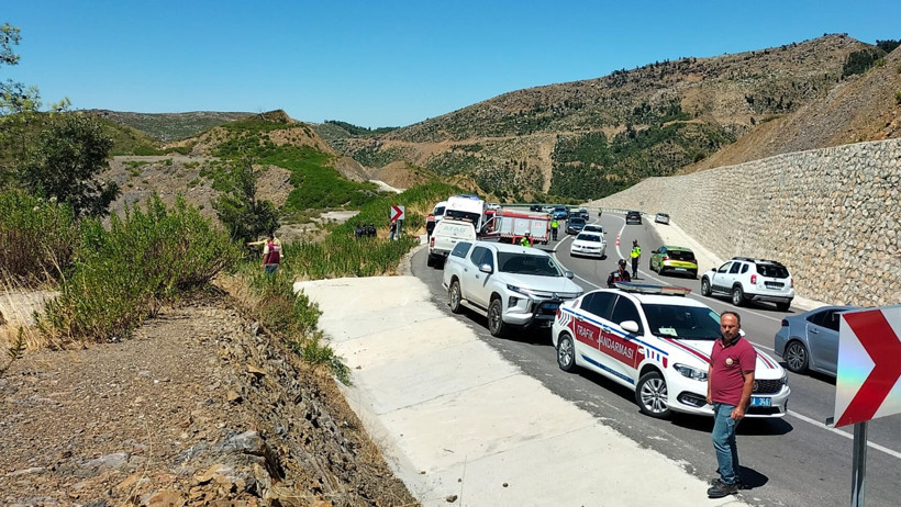 Antalya'da Korkunç Kaza: Uçuruma Yuvarlanan Araçtaki 5 Kişi Hayatını Kaybetti - Resim : 1
