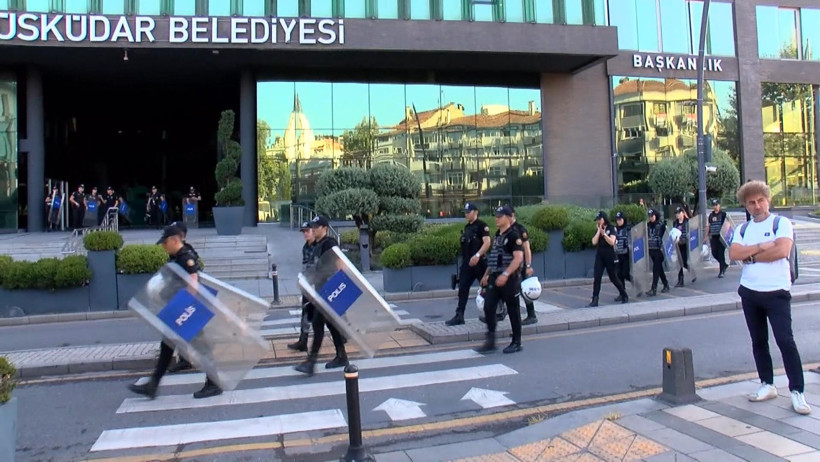 Üsküdar Belediyesi'ne Operasyon: Başkan Sinem Dedetaş Dahil 6 Gözaltı - Resim : 2