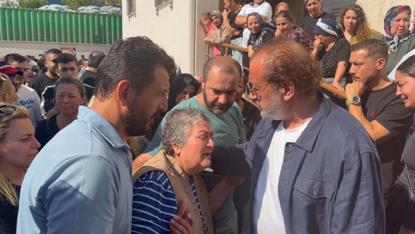 'Kızıl Sakal'a Acı Veda... Şef Eren Kaşıkçı’nın Cenazesinde Gözyaşları Sel Oldu: 'Böyle Olmaz Yavrum!' - Resim : 1