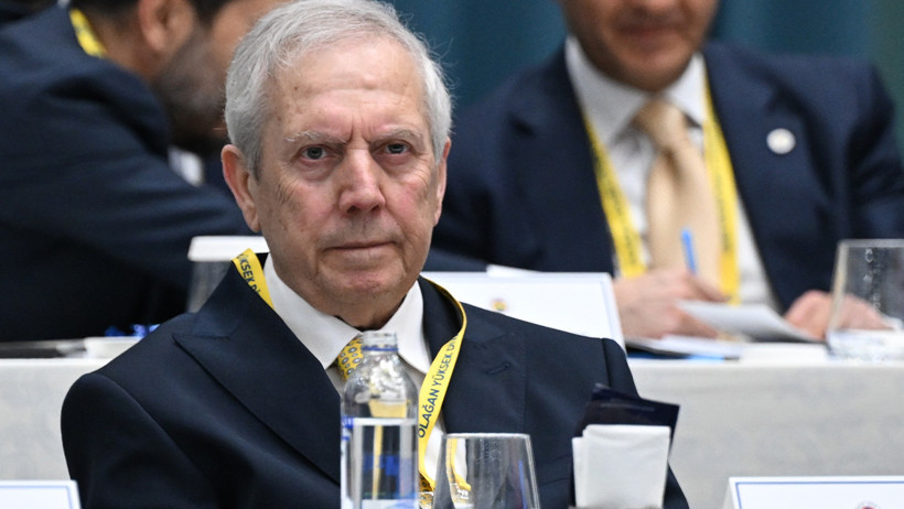 Fenerbahçe Divanı'nda Aziz Yıldırım'dan Sert Sözler: 'Devlet Bir Şey Yapmazsa, Evlerine Giderim Şerefsizim' - Resim : 3