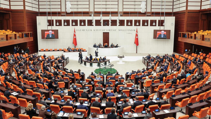 'Çerçeve Yasa' AK Parti Grubunda İmzaya Açıldı: AK Parti'den Siyasi Partilere 'Terörsüz Türkiye' Ziyareti - Resim : 2