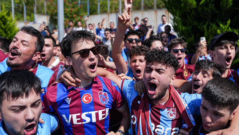 Trabzonspor Yıldızına Kavuştu, Muhammed Salah'ı Taşıyan Uçak İstanbul'a İndi - Resim : 2