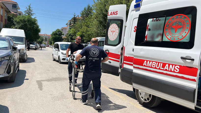 Hamur Makinesine Elini Kaptırdı! Kopan Eli Özel Çantayla Hastaneye Taşındı - Resim : 3