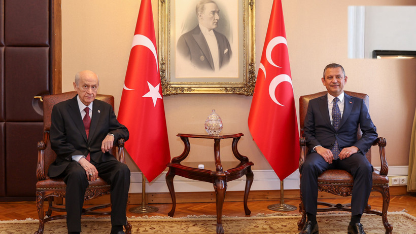 Devlet Bahçeli ve Özgür Özel Arasında Dikkat Çeken Diyalog: 'Bir Gecede Nasıl Ulaştınız?' - Resim : 1