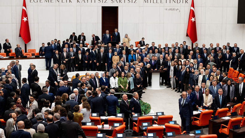 Meclis’teki 'Çerçeve Yasa' Oylamasının Perde Arkası: En Büyük Fire O Partiden - Resim : 1